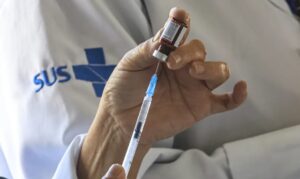 Quatro cidades do Rio aplicam vacina da meningite até 24 anos